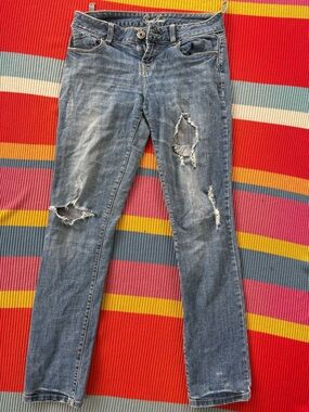Guess Women’s Distressed Medium Wash Blue Jeans